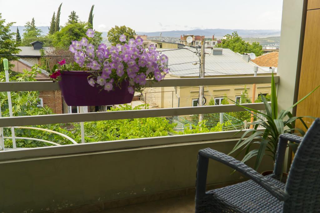 4Bd Appartaments With Cozy Garden Tbilisi Luaran gambar